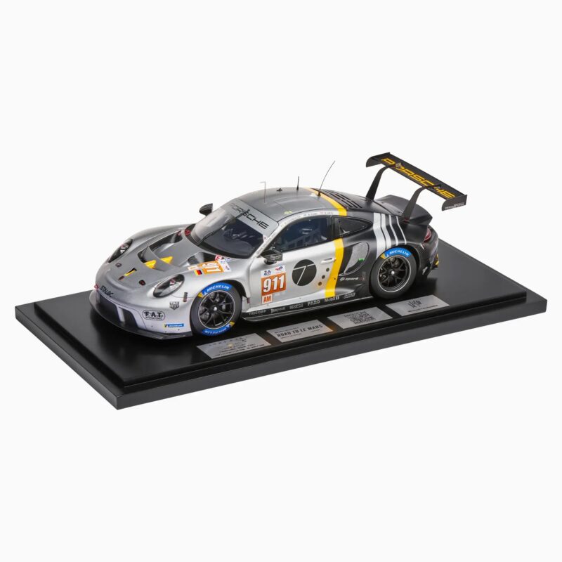 Porsche 911 RSR Michael Fassbender – Limited Edition 1/18 Dealer Edition