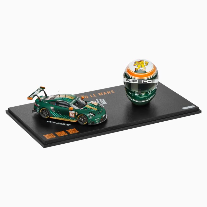 Porsche 911 RSR and Michael Fassbender helmet – Limited Edition